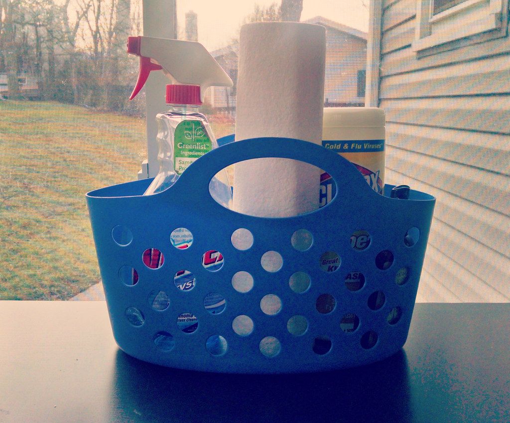 How to Make a Cleaning Basket At Home With Holly